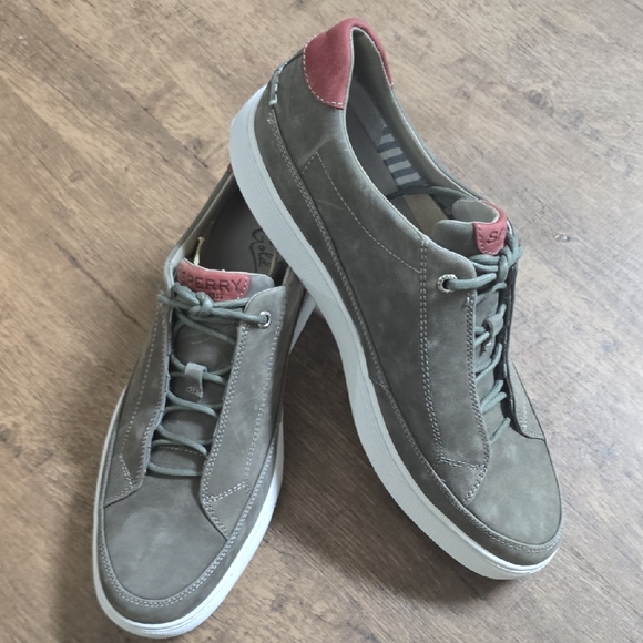 Sperry Other - SPERRY Men's Gray and Red Sneakers Top Sider Gold Cup Sz 11